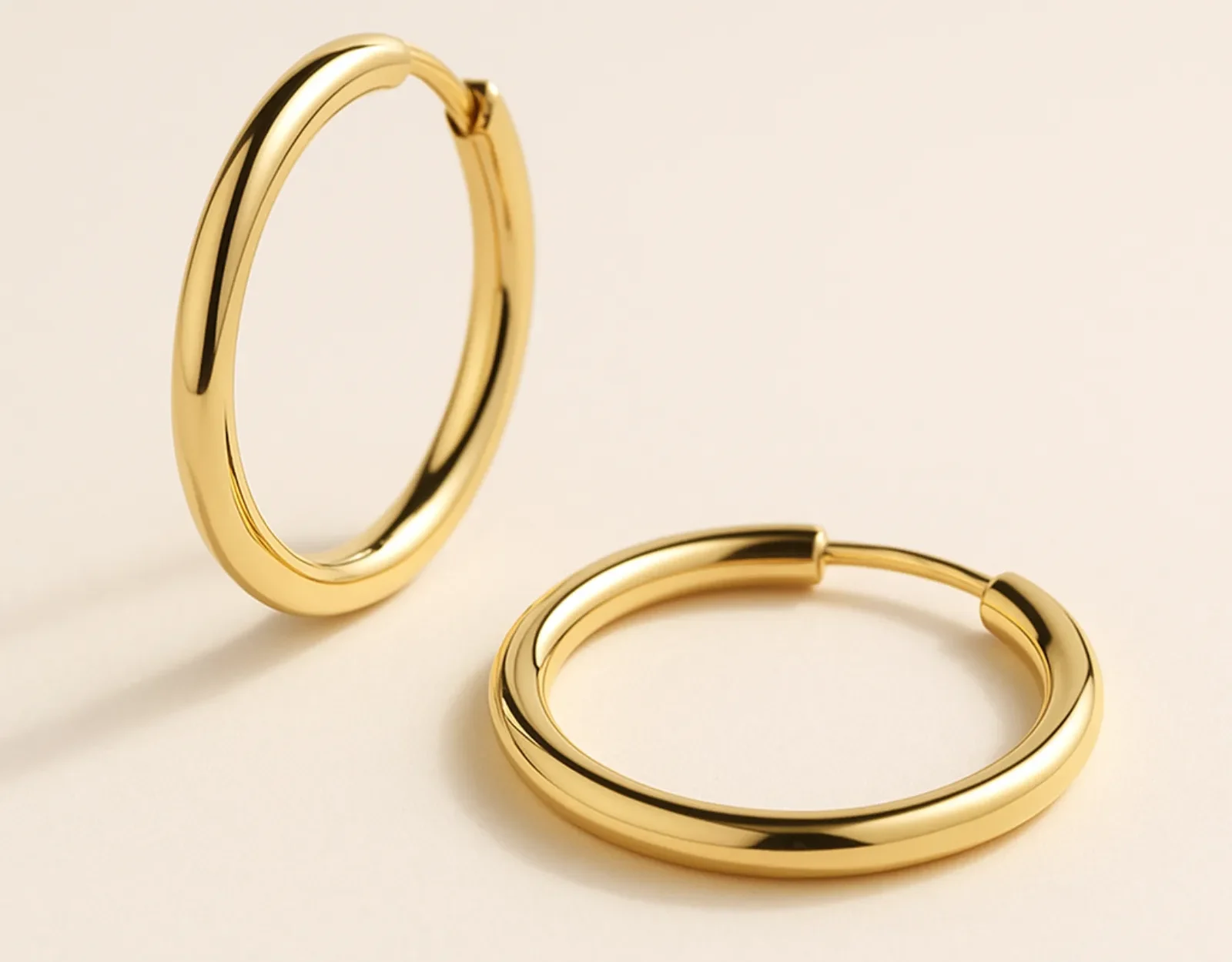 Orecchini Eco a cerchio placcati oro 18KT